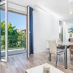Feniks By Renters *