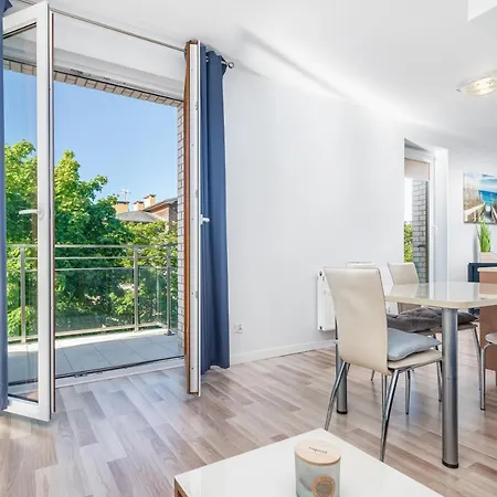 Feniks By Renters *
