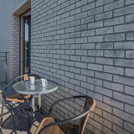 Feniks By Renters